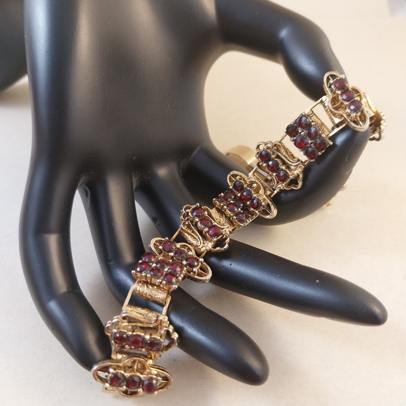 Ventage Gold and Red Bracelet - Picture 9 of 16
